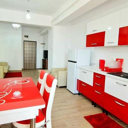 Red Accommodation Near Palas Mall Jassy Zewnętrze zdjęcie