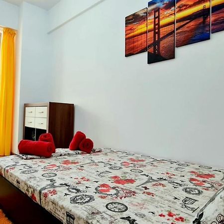 Red Accommodation Near Palas Mall Jassy Zewnętrze zdjęcie