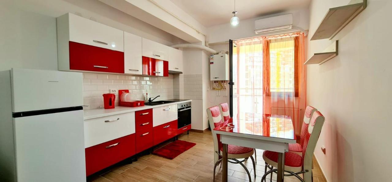 Red Accommodation Near Palas Mall Jassy Zewnętrze zdjęcie